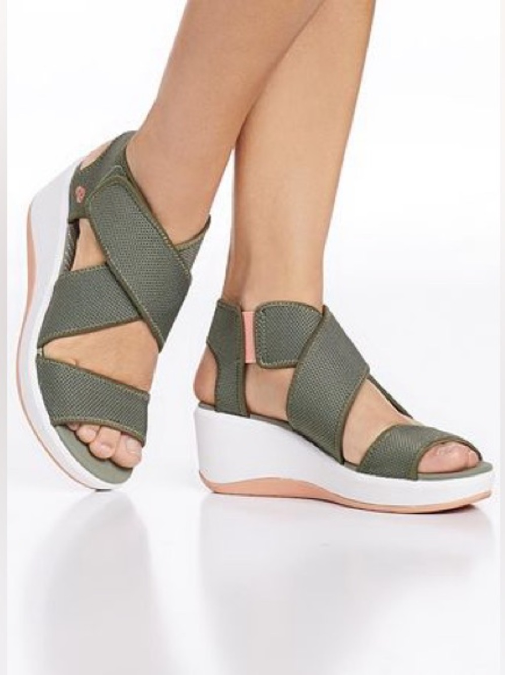 Clarks Cloudsteppers Women's Step Cali Palm Olive Green Comfort Sandals Size 8